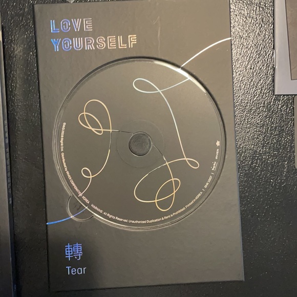 Love Yourself Tear (R) - Picture 3 of 4